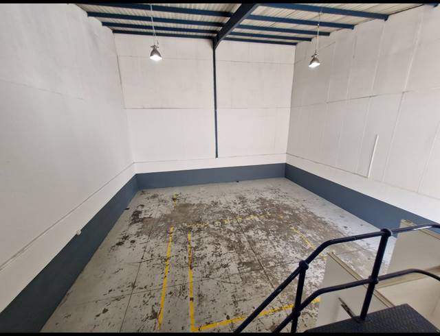 233M² FACTORY TO LET IN JET PARK
